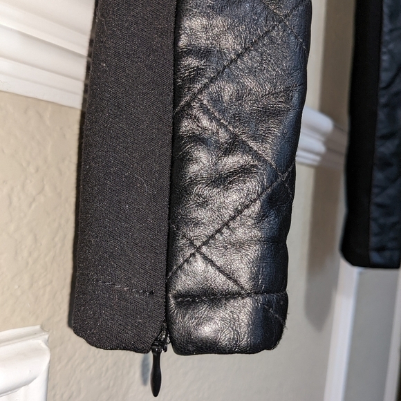 J&S Black and Gold Quilted Faux Leather Pants w Ankle Zip - Picture 4 of 6